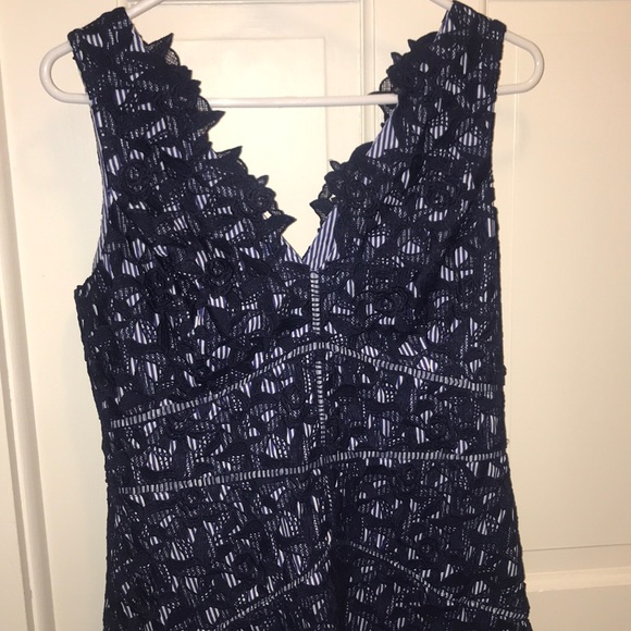 Vineyard Vines Kentucky Derby lace dress - Picture 2 of 3